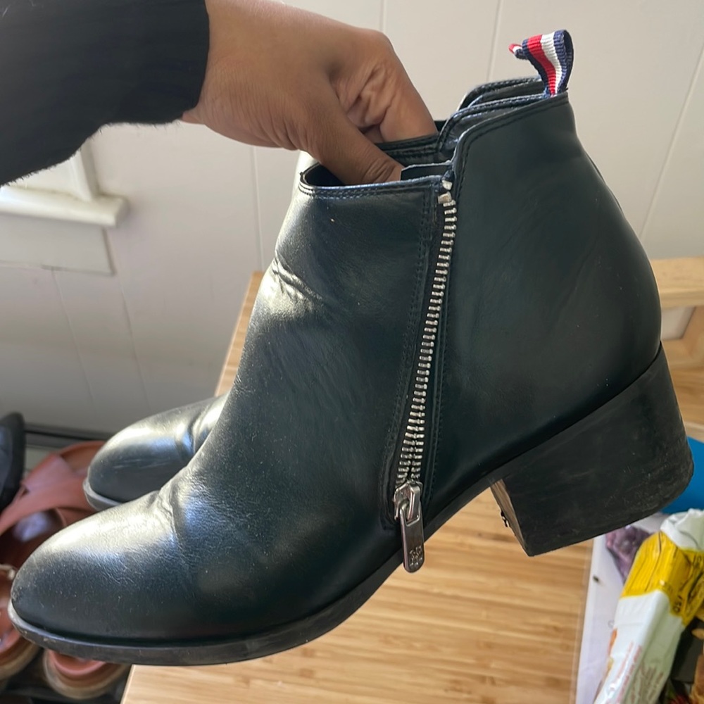 Tommy Hilfiger USA BLACK booties 8.5